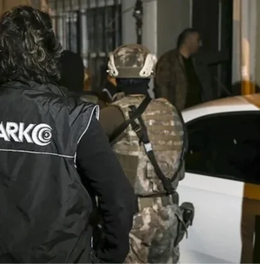 41-vilayette-narkocelik-operasyonu-1-ton-uyusturucu-ele-gecirildi-VtftQqpA.jpg