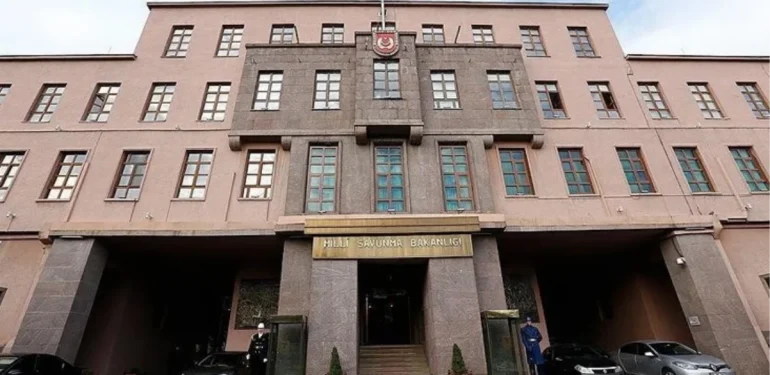 abdli-heyet-turkiyeye-geliyor-f-16lar-terorle-caba-ve-abdnin-ypg-dayanagi-gorusulecek-Q79Fg58d.jpg