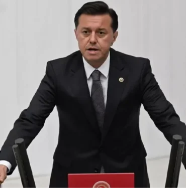 ak-partinin-eskisehir-adayi-nebi-hatipoglunun-geyik-ve-yaban-domuzu-avladigi-imajlar-ortaya-cikti-cpFDW9Lt.jpg