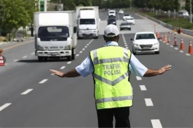 ak-partinin-istanbul-mitingi-icin-kimi-yollar-trafige-kapatildi-ut5mlmBZ.jpg