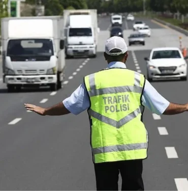 ak-partinin-istanbul-mitingi-icin-kimi-yollar-trafige-kapatildi-ut5mlmBZ.jpg