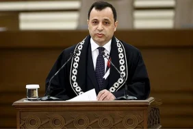 anayasa-mahkemesinde-secim-heyecani-zuhtu-arslanin-koltuguna-oturacak-yeni-lider-bugun-muhakkak-oluyor-AnhUJY1u.jpg