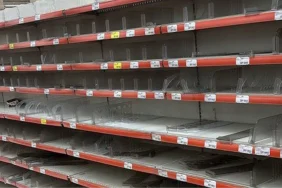 biskuvi-ve-gofret-icin-market-raflari-bosaltildi-J7PpgsBW.jpg