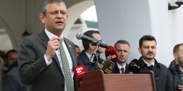 chp-baskani-ozgur-ozelden-cumhurbaskani-erdoganin-bu-oyun-uygunca-kirlendi-kelamlarina-cevap-XtI6nhle.jpg