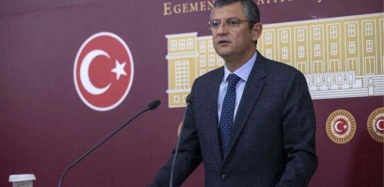 chp-genel-lideri-ozgur-ozelden-ramazan-gafi-mLgAKF7J.jpg