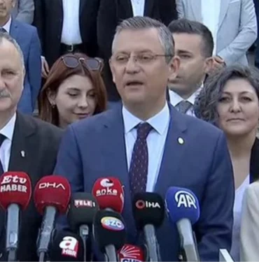 chp-lideri-ozel-oyunu-manisada-kullandi-huzurlu-bir-secim-olsun-RmFQVQGs.jpg