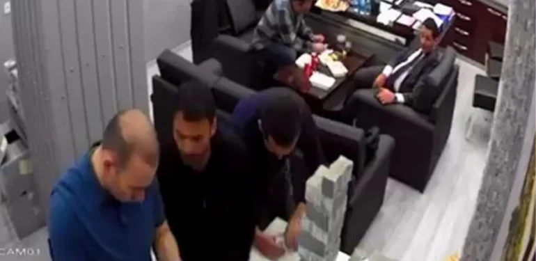 chpde-para-sayma-sorusturmasi-sisli-ve-maltepe-belediye-liderleri-tabire-cagrildi-jGiVEdUE.jpg