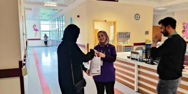 diyarbakirda-hastane-ziyareti-sonrasi-seccade-ve-kitap-dagitildi-bzwFGHYU.jpg