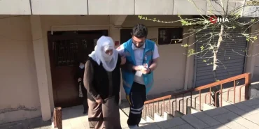diyarbakirda-yasli-ve-hastalar-meskende-sihhat-hizmetleri-takimlarinin-yardimiyla-oylarini-kullandi-NYJBbwvt.jpg