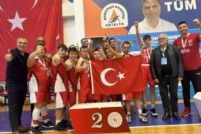 down-sendromlu-ulusal-basketbol-ekibi-ikinci-oldu-g7jYTNNT.jpg