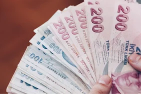 emeklilerin-bayram-ikramiyesi-odemeleri-2-nisan-ile-5-nisan-ortasinda-hesaplarina-yatirilacak-pZnaqJJY.jpg
