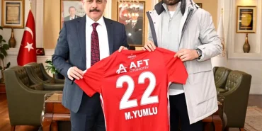 erzurumspor-kaptani-mustafa-yumlu-vali-mustafa-ciftciyi-ziyaret-etti-p1Xa3K7m.jpg