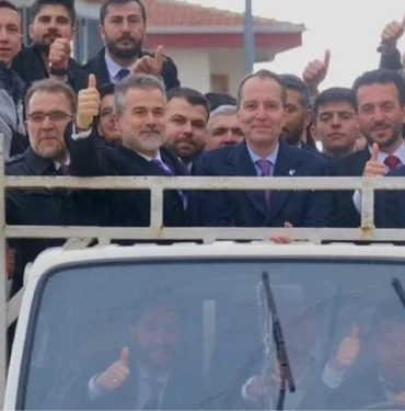 fatih-erbakan-babasi-ile-ozdeslesen-kamyon-kasasi-pozunu-verdi-zNkLdnGI.jpg