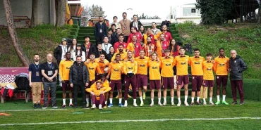 galatasaray-fan-token-sahipleri-floryada-grubu-ziyaret-etti-rnNqVaLA.jpg