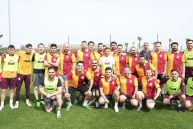 galatasaray-teknik-grubu-ve-basin-mensuplari-ortasinda-mac-yapildi-jZ5HeALE.jpg