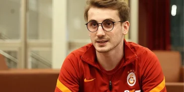 gelecegi-hakkinda-konustu-kerem-akturkoglu-galatasaraydan-ayrilacak-mi-wcZNYps4.jpg