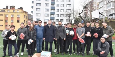 gorele-belediyesi-okullara-spor-gerecleri-hibe-etti-uNR7stnP.jpg