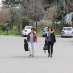 hemsire-nilufer-simsek-cocuk-hastalara-muzikle-moral-veriyor-4pmia83f.jpg