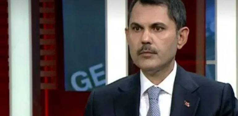 ibb-lider-adayi-murat-kurum-depremzedelerle-ilgili-roportaji-izlerken-gozleri-doldu-ZJLIAEqj.jpg