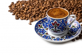 iftardan-sonra-icilen-kahve-ve-maden-suyu-bakin-ne-yapiyor-7Hmqhkqq.jpg