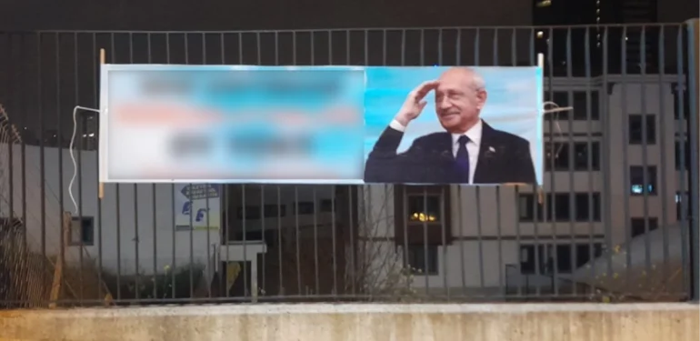 istanbulda-kilicdaroglu-afisleri-seni-hancerleyenlere-oy-yok-sPhqujrb.jpg