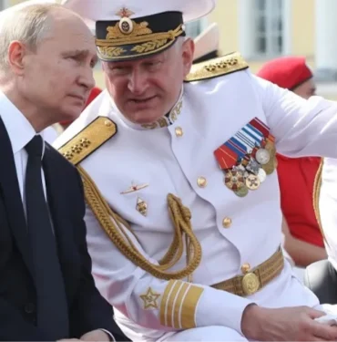 putin-ukraynanin-agir-ataklarinin-akabinde-donanma-sefini-vazifeden-aldi-POZaMOsr.jpg