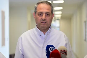 sanatci-kadir-inanir-agir-bakimda-tedavi-ediliyor-yUv2G4tH.jpg