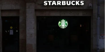 starbucks-orta-doguda-2000-kisiyi-isten-cikardi-mbkdMffr.jpg