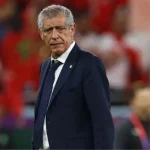 taraftar-isyan-ediyor-fernando-santosun-besiktas-karnesine-bakin-GgUvxeMw.jpg