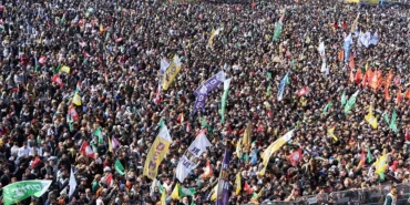 yenikapi-miting-alaninda-teroristbasi-ocalan-posteri-acan-2-kisi-tutuklandi-DalYC1AR.jpg