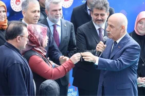 zelzele-konutlari-teslim-merasiminde-cumhurbaskani-erdogan-ile-vatandas-ortasinda-enteresan-diyalog-RWN38crO.jpg