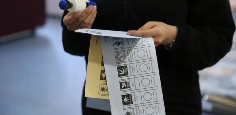 31-martin-enleri-iste-ak-parti-ve-chpnin-en-yuksek-oy-oraniyla-kazandigi-belediye-XUin5VTb.jpg