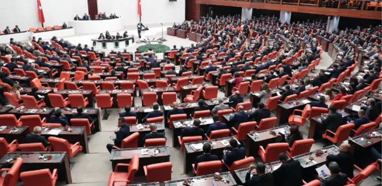 4-vekili-belediye-baskani-secilen-chpnin-meclisteki-sandalye-sayisi-125e-dusecek-yLXhVh6Z.jpg