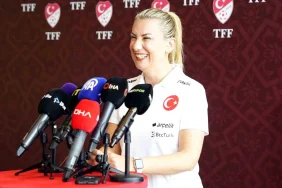 a-ulusal-bayan-futbol-ekibi-teknik-yoneticisi-necla-gungor-kiragasi-halkimizi-en-yeterli-bicimde-OE11PseY.jpg
