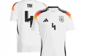 adidas-44-numaranin-nazi-sembolune-benzedigi-gerekcesiyle-alman-futbol-formasinda-kullanimini-yasakladi-j74v3YbJ.jpg