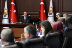 ak-partide-secim-sonrasi-birinci-myk-yarin-toplaniyor-6-isim-topun-agzinda-VKUFFmd2.jpg