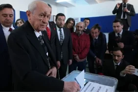 bahceli-erken-secim-tezlerine-sert-cikti-tek-sozle-aymazlik-ve-ahlaki-carpikliktir-bDedpvCe.jpg
