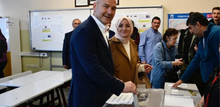 chpli-gunaydin-suleyman-soylu-odasina-girdigi-hakime-beni-gordugunuzde-nicin-ayaga-kalkmadiniz-dedi-N6hI9gVr.jpg