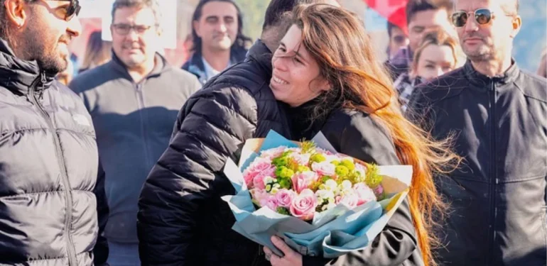 chpnin-adayi-l-l-denizli-cesmenin-ilk-kadin-belediye-baskani-oldu-2YTcqKs3.jpg