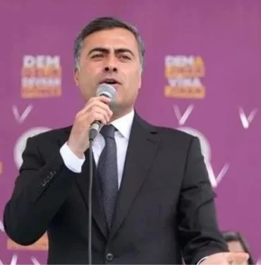 dem-partinin-kazandigi-vanda-baskanlik-ak-partiye-gecti-Qz1tFPAW.jpg