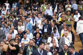 fenerbahce-baskani-ali-koc-ve-teknik-yonetici-ismail-kartal-harika-genel-sura-toplantisi-icin-v9vTKxPW.jpg