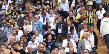 fenerbahce-baskani-ali-koc-ve-teknik-yonetici-ismail-kartal-harika-genel-sura-toplantisi-icin-v9vTKxPW.jpg