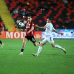 gaziantep-futbol-kulubu-alanyaspor-karsisinda-maglup-YK8GqnbJ.jpg