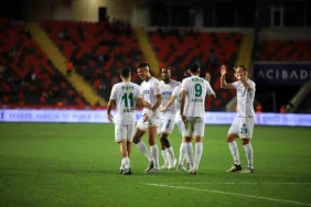 gaziantep-futbol-kulubu-alanyaspora-3-0-maglup-oldu-EBttWqI2.jpg