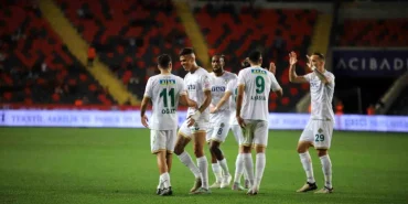 gaziantep-futbol-kulubu-alanyaspora-3-0-maglup-oldu-EBttWqI2.jpg