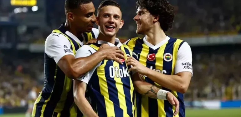 Kadıköy’de 6 gollü çılgın maç! Fenerbahçe, Adana Demirspor’u 4-2 yendi