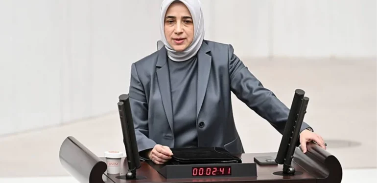 Seçimde AK Parti’nin oy kaybının sorumlusu olarak maksat gösterilen Hasret Güçlü’ye KADEM sahip çıktı