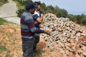 secimi-kaybeden-muhtar-tapulu-arazim-diyerek-yolu-kapatip-agac-dikti-XJVH4fyk.jpg