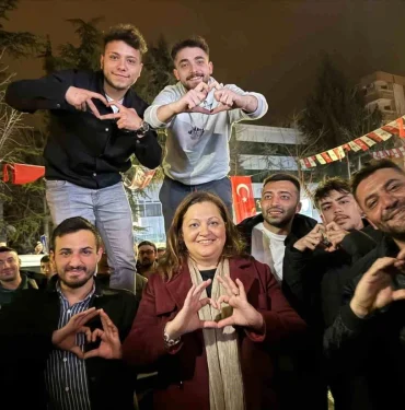 sozleri-secime-damga-vurmustu-chp-adayi-burcu-koksal-afyonun-ilk-kadin-baskani-oldu-QR2Uutxy.jpg