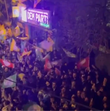 vanda-mazbata-krizinin-asilmasindan-sonra-protestolar-yerini-sevinc-sovlarina-birakti-49sCrQLX.jpg